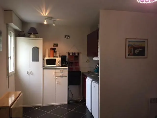 Proche Avec Jardin Ensoleille